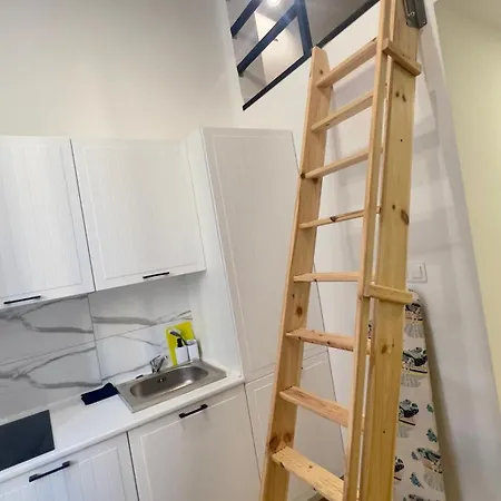 With A Mezzanine In The Center Posen