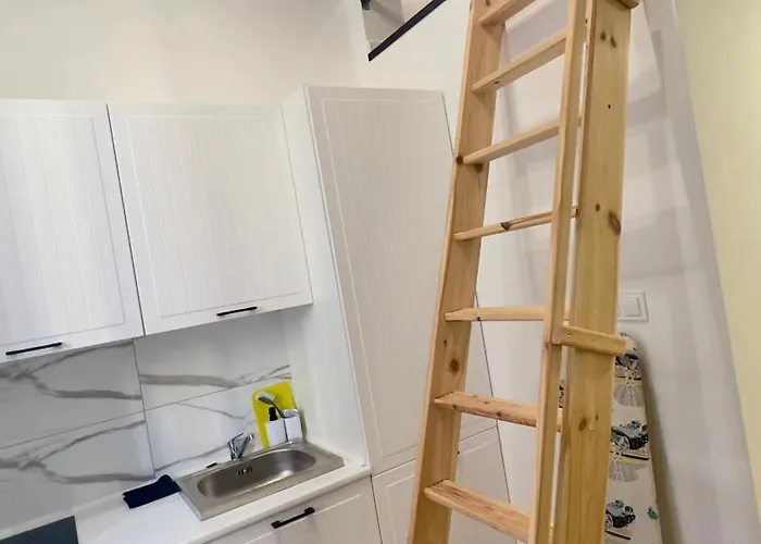 With A Mezzanine In The Center Posen